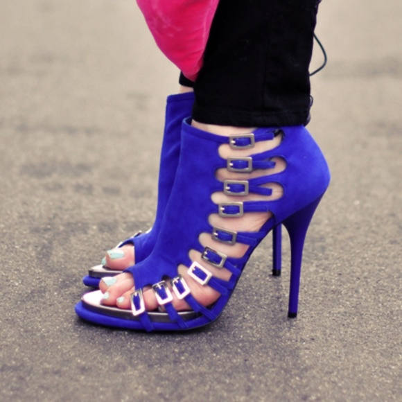 New in BOX 2011 BEBE Taffy Blue Suede shoes buckle heels US 9 Women's toe boot - Picture 1 of 13